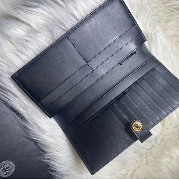 Versace Black Leather Vitello Long Wallet with Gold Snap. New in Box - Picture 3 of 5